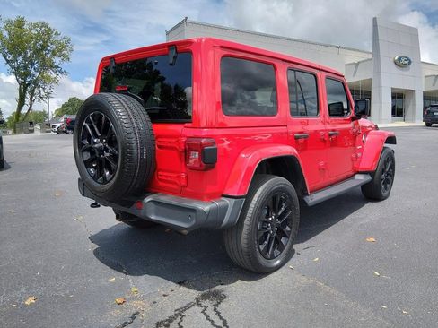 Used 2021 Jeep Wrangler Unlimited Sahara w/ Cold Weather Group AWD/4WD image 4
