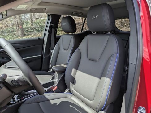 New 2026 Buick Encore GX Sport Touring image 12