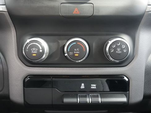 Used 2019 RAM 1500 Big Horn AWD/4WD image 21