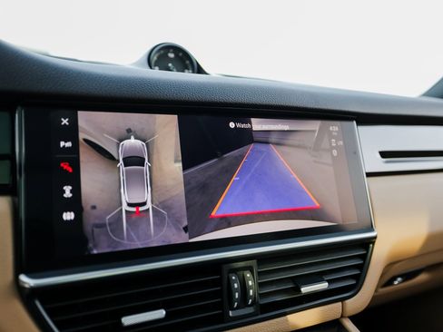 Certified 2023 Porsche Cayenne image 19