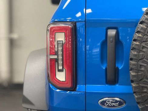 Used 2022 Ford Bronco Badlands w/ Sasquatch Package AWD/4WD image 9