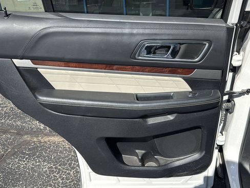 Used 2019 Ford Explorer Platinum AWD/4WD image 24