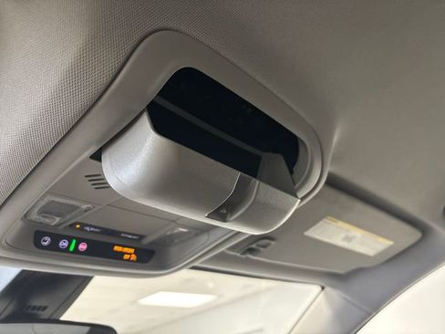 Used 2023 GMC Acadia SLE w/ Driver Convenience Package image 61