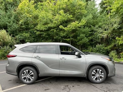 Used 2026 Toyota Highlander XLE AWD/4WD image 6
