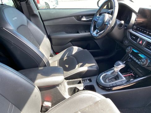 Certified 2024 Kia Forte GT-Line image 5