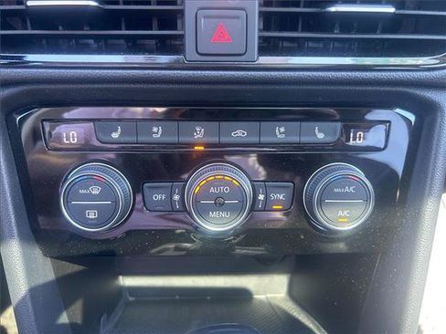Certified 2023 Volkswagen Taos SEL AWD/4WD image 17