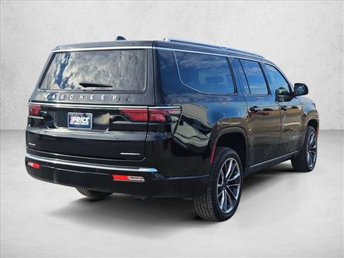 Used 2023 Jeep Wagoneer L Series III w/ Premium Group I image 5