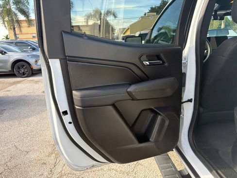 Used 2024 GMC Canyon Elevation w/ Convenience Package AWD/4WD image 12