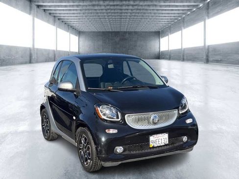 Used 2017 smart fortwo electric drive image 2