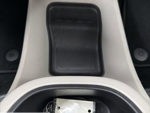 Used 2024 Chrysler Pacifica Touring-L image 31