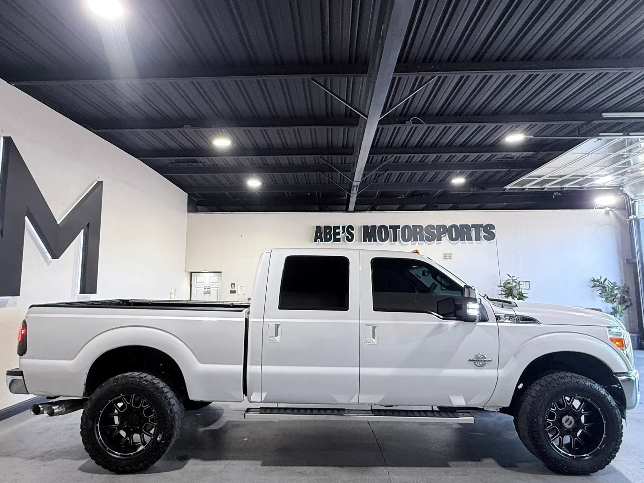 Used 2011 Ford F350 Lariat w/ Chrome Pkg AWD/4WD image 4