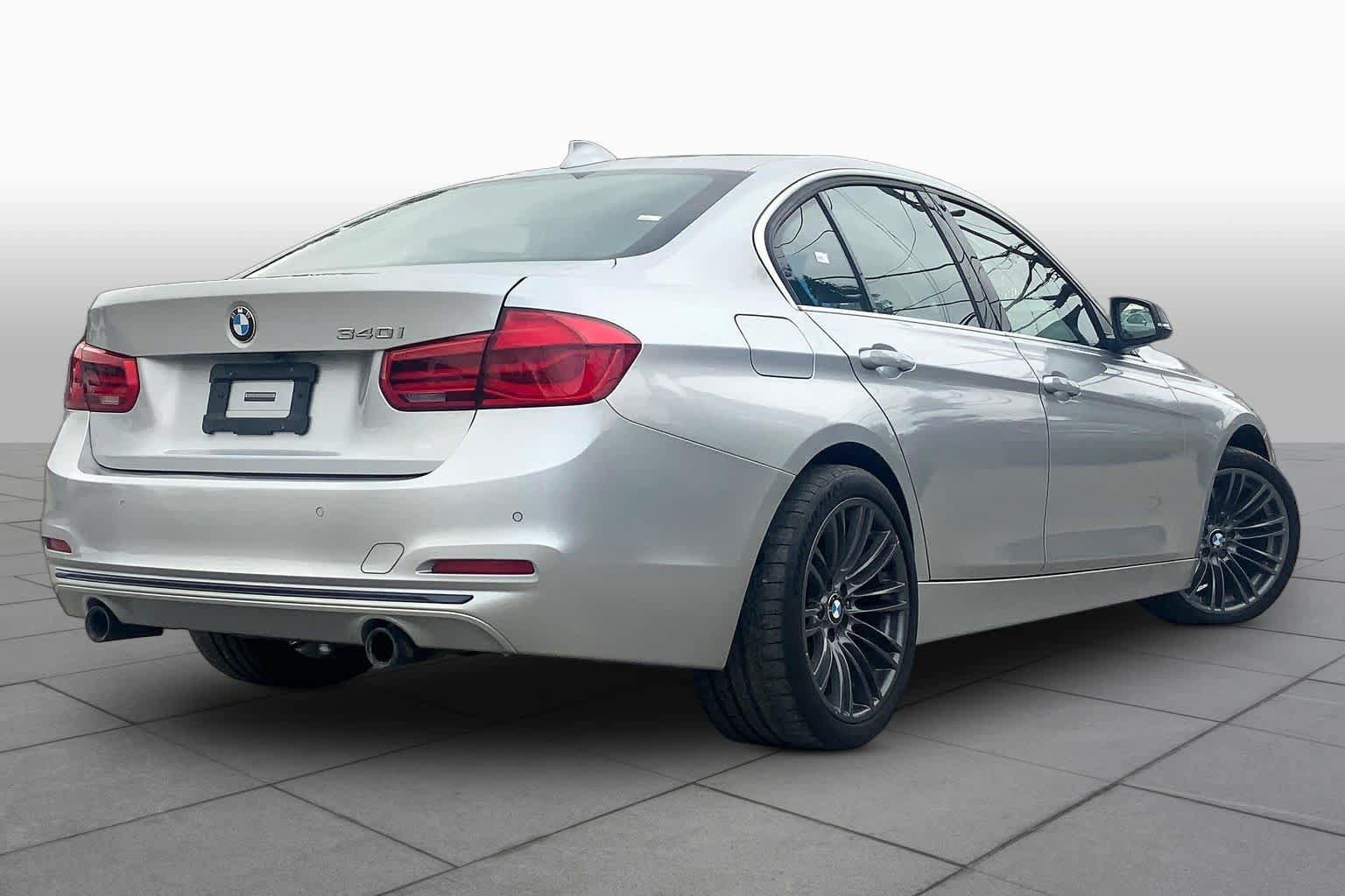 Used 2016 BMW 340i Sedan RWD image 13