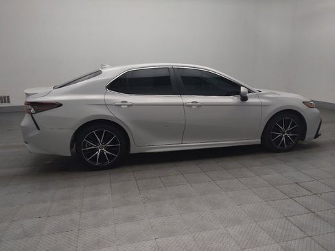 Used 2023 Toyota Camry SE image 10