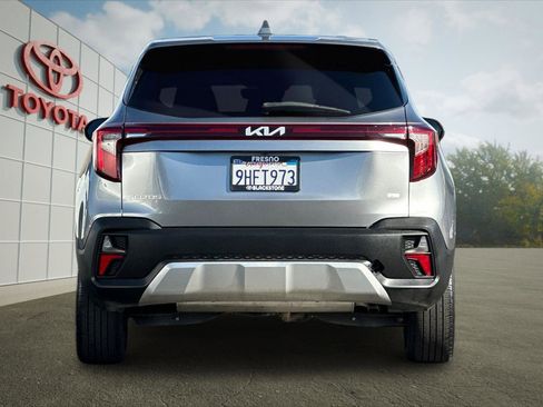 Used 2024 Kia Seltos LX image 4