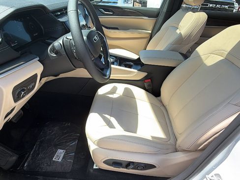 New 2026 Jeep Grand Cherokee L Limited AWD/4WD image 16