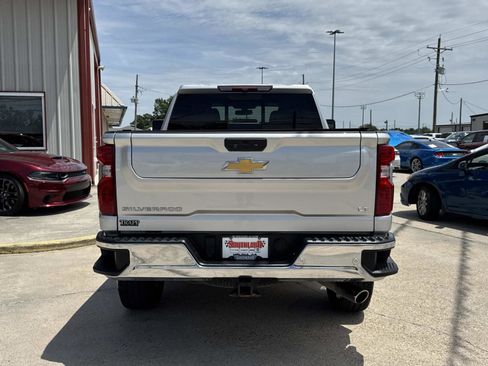 Used 2023 Chevrolet Silverado 2500 LT w/ Convenience Package AWD/4WD image 6