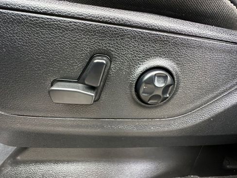 Used 2021 RAM 1500 Big Horn image 10