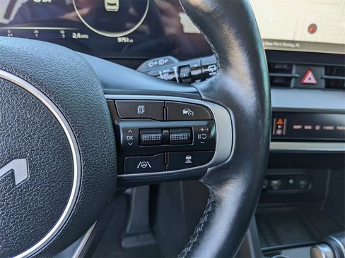 Certified 2025 Kia Sportage SX image 33