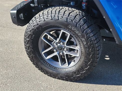 Used 2024 Jeep Gladiator Mojave image 5