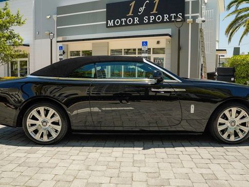 Used 2016 Rolls-Royce Dawn image 28