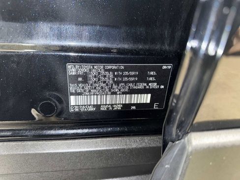 Used 2019 Toyota RAV4 XLE Premium w/ Cold Weather Package image 14