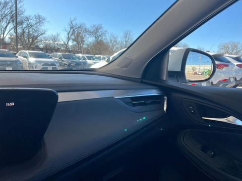 Used 2025 Buick Encore GX Preferred image 33