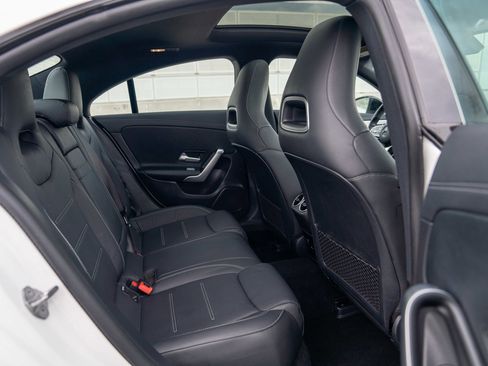 Used 2021 Mercedes-Benz CLA 250 4MATIC image 23