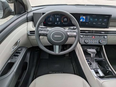 Certified 2026 Hyundai Tucson SE FWD image 16