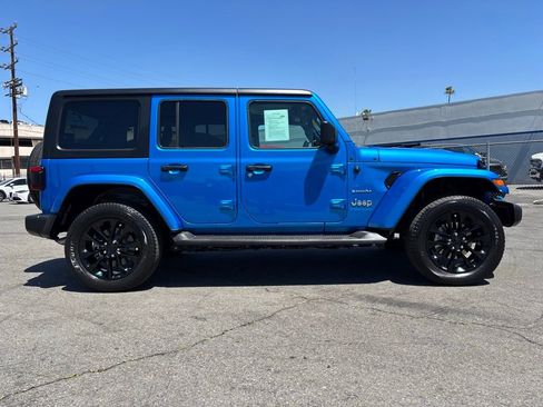 Used 2023 Jeep Wrangler Unlimited Sahara AWD/4WD image 3
