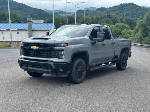 Used 2024 Chevrolet Silverado 2500 W/T AWD/4WD image 10