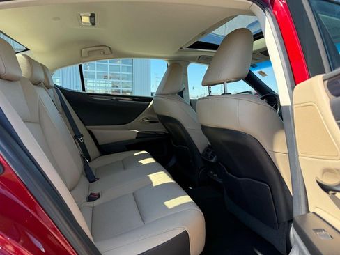 Used 2021 Lexus ES 250 ES 250 AWD w/ Premium Package image 12