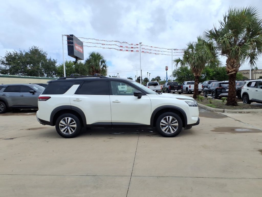 Used 2023 Nissan Pathfinder SL FWD image 6