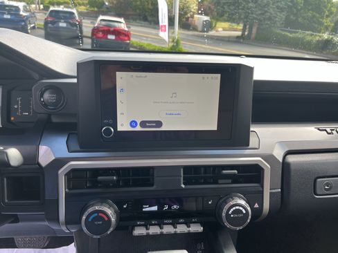 Certified 2025 Toyota Tacoma SR5 AWD/4WD image 20