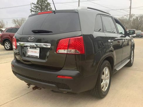 Used 2013 Kia Sorento LX w/ Convenience Pkg image 9