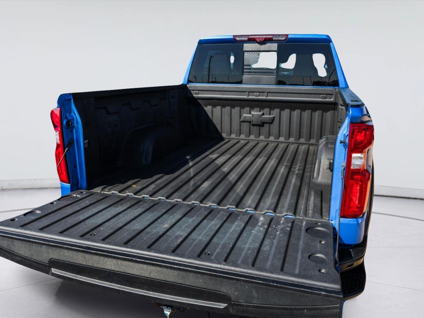 Used 2025 Chevrolet Silverado 1500 ZR2 w/ Technology Package AWD/4WD image 28