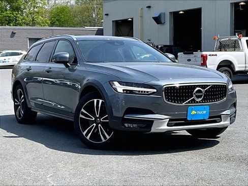 Used 2019 Volvo V90 T5 Cross Country AWD/4WD image 1