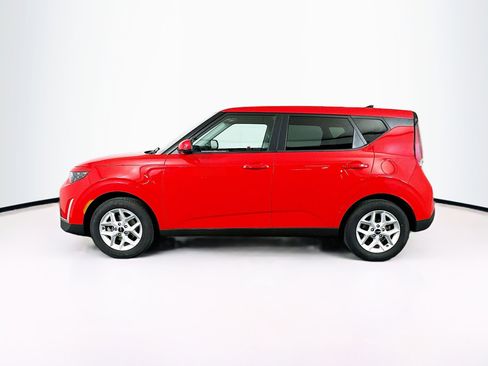 Used 2025 Kia Soul LX w/ LX Technology Package FWD image 4
