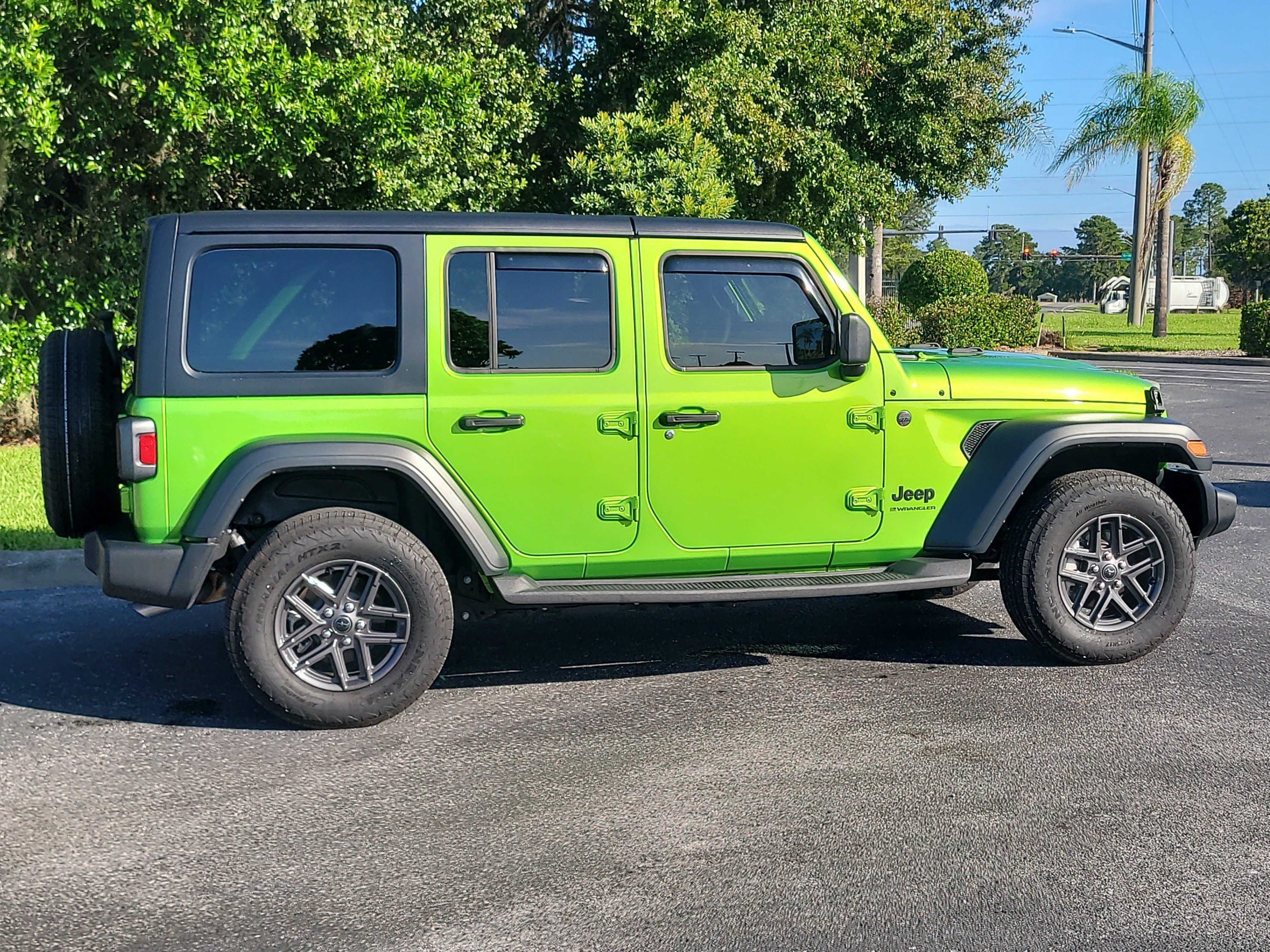 Used 2025 Jeep Wrangler Unlimited Sport AWD/4WD image 8