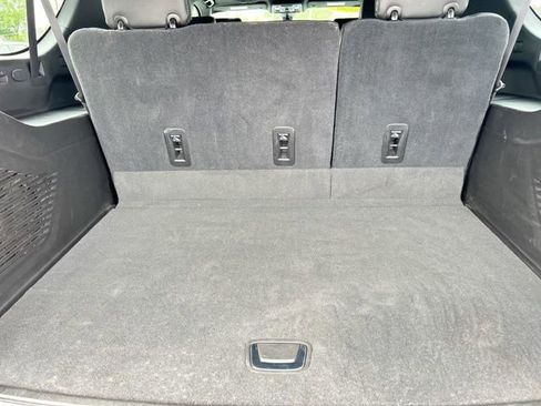 Used 2021 Chevrolet Suburban High Country AWD/4WD image 11