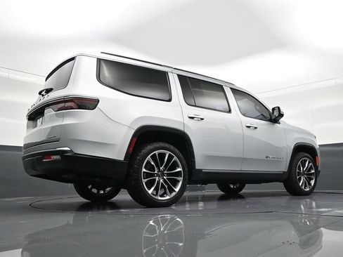 Used 2022 Jeep Wagoneer Series III w/ Premium Group I image 28