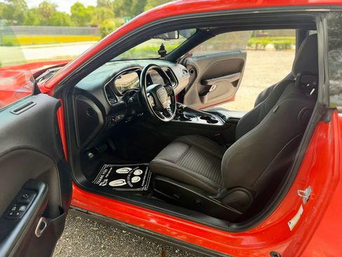 Used 2018 Dodge Challenger SXT RWD image 5