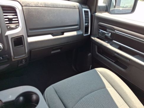 Used 2024 RAM 1500 Warlock AWD/4WD image 17
