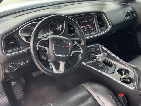 Used 2018 Dodge Challenger GT w/ Driver Convenience Group image 10