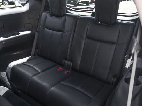 Used 2019 Nissan Pathfinder SL FWD image 45