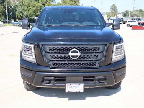 Used 2023 Nissan Titan SV w/ SV Convenience Package AWD/4WD image 2