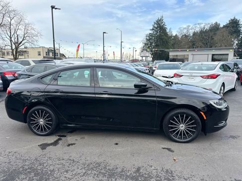 Used 2015 Chrysler 200 S image 4
