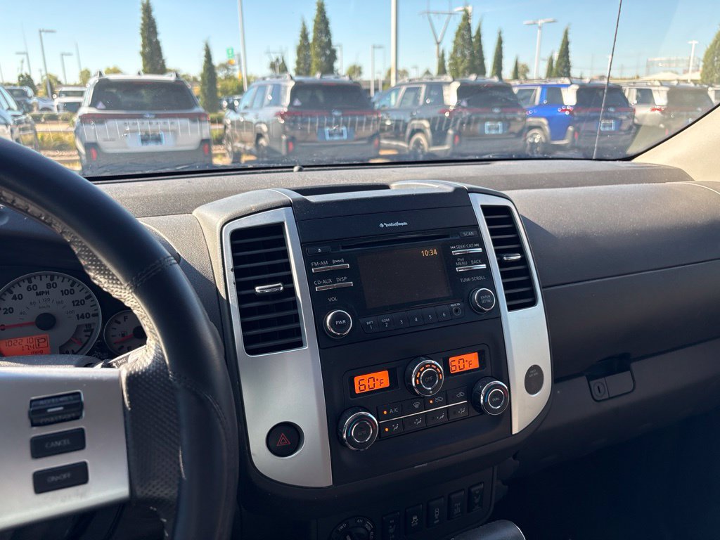 Used 2014 Nissan Frontier PRO-4X AWD/4WD image 3
