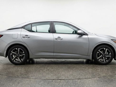 Used 2025 Nissan Sentra SV FWD image 11