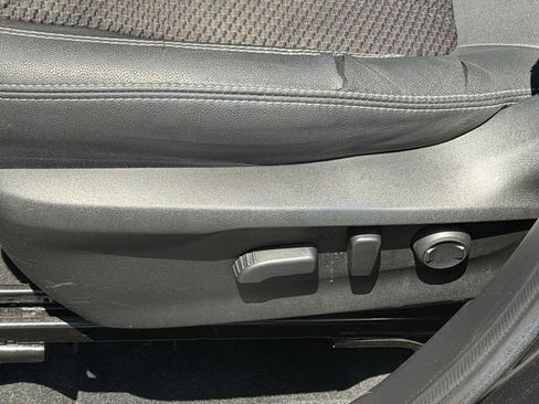 Used 2019 Subaru Forester Premium AWD/4WD image 23