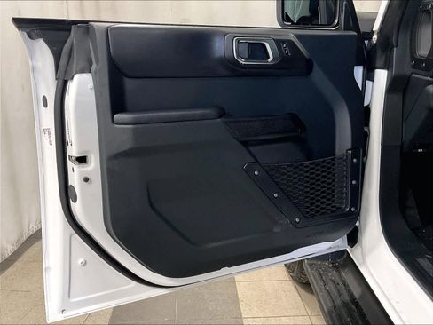 Used 2025 Ford Bronco Outer Banks image 9